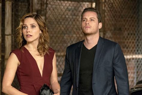 chicago pd erin and jay start dating